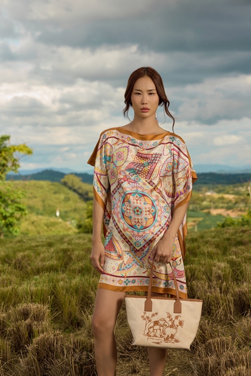 จิม ทอมป์สัน ถ่ายทอดความงามจากทิวเขาและผ้ามัดหมี่ ผ่านคอลเลกชันใหม่ “Jim’s Field of Dreams”