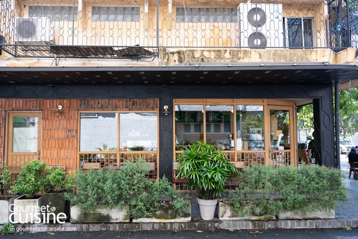 ร้านพิซซาสไตล์นิวยอร์กไซส์ยักษ์ขนาด 20 นิ้ว เหมาะสำหรับพาเพื่อนและครอบครัวมาแชร์ริงกัน