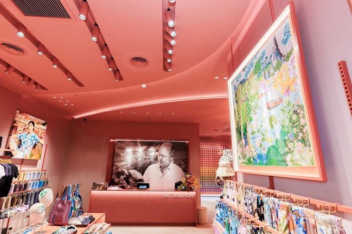 จิม ทอมป์สัน เจาะตลาดเมืองท่องเที่ยว เผยโฉมสโตร์แห่งแรกในกระบี่ ณ “เซ็นทรัล กระบี่” ปักหมุดประสบการณ์ช้อปปิ้งใจกลางแลนด์มาร์กแห่งอันดามัน