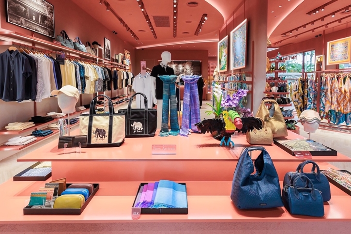 จิม ทอมป์สัน เจาะตลาดเมืองท่องเที่ยว เผยโฉมสโตร์แห่งแรกในกระบี่ ณ “เซ็นทรัล กระบี่” ปักหมุดประสบการณ์ช้อปปิ้งใจกลางแลนด์มาร์กแห่งอันดามัน