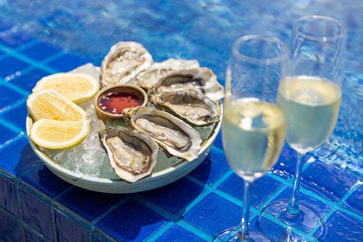 พบกับข้อเสนอสุดพิเศษมากมายตลอดเดือนพฤศจิกายน ที่ ภูเก็ต แมริออท รีสอร์ท แอนด์ สปา, ในยาง บีช 