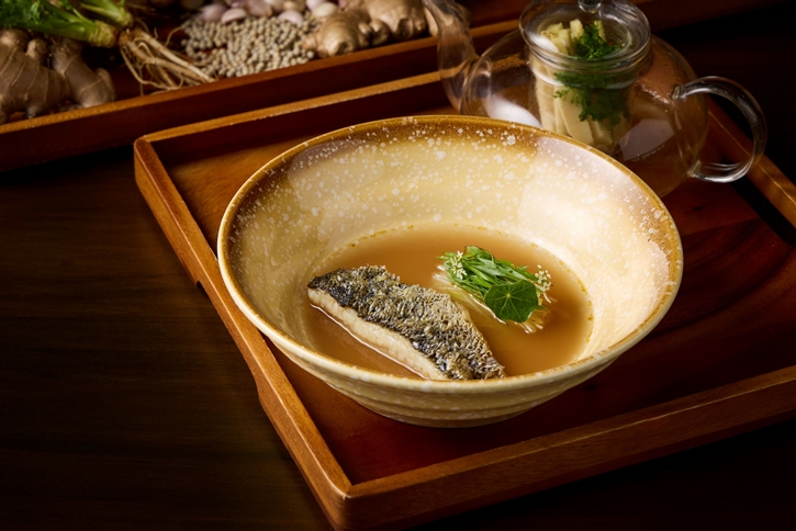 ดื่มด่ำฤดูหนาวกับเมนูพิเศษจากเชฟต้น ธิติฏฐ์ ที่ร้านฤดูกาล รูฟท็อปใจกลางกรุง