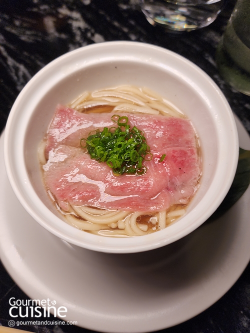 ในโอกาสครบรอบ 1 ปีของร้านอาหาร Nobu Bangkok ที่เป็นจุดหมายปลายทางแห่งความหรูหราและรสชาติญี่ปุ่น-เปรูระดับโลก เชฟ Nobu Matsuhisa ผู้ก่อตั้งและไอคอนแห่งวงการอาหารได้เดินทางมากรุงเทพฯ