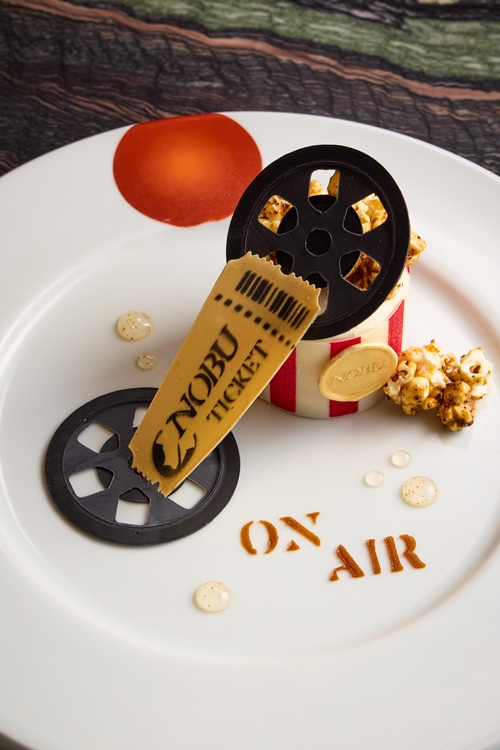 ในโอกาสครบรอบ 1 ปีของร้านอาหาร Nobu Bangkok ที่เป็นจุดหมายปลายทางแห่งความหรูหราและรสชาติญี่ปุ่น-เปรูระดับโลก เชฟ Nobu Matsuhisa ผู้ก่อตั้งและไอคอนแห่งวงการอาหารได้เดินทางมากรุงเทพฯ