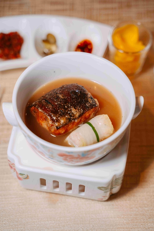 รสชาติยอดนิยมของชาวสิงคโปร์มาเสิร์ฟให้ท่านใจกลางกรุงเทพฯ ณ โรงแรมดุสิตธานี กรุงเทพ วันที่ 13 -14 พฤศจิกายน 2568