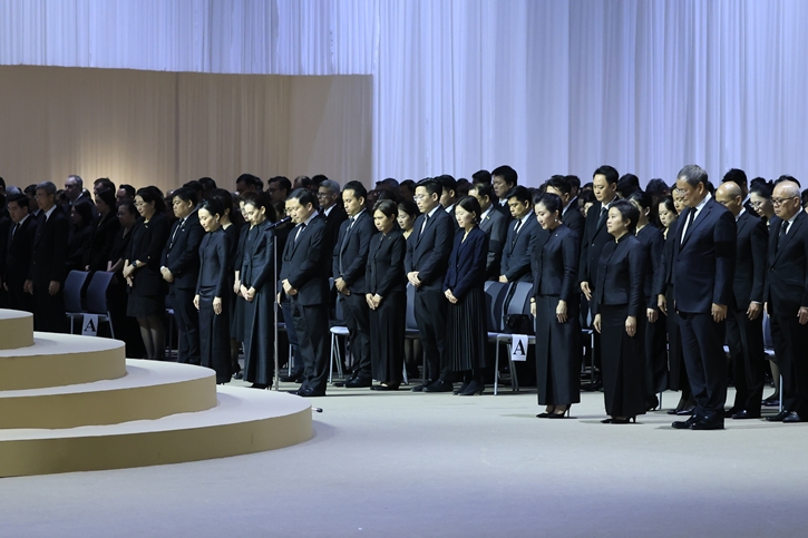 บริษัท ไทยเบฟเวอเรจ จำกัด (มหาชน) น้อมถวายความอาลัยเบื้องหน้าพระฉายาลักษณ์  สมเด็จพระนางเจ้าสิริกิติ์ พระบรมราชินีนาถ พระบรมราชชนนีพันปีหลวง