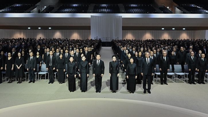 บริษัท ไทยเบฟเวอเรจ จำกัด (มหาชน) น้อมถวายความอาลัยเบื้องหน้าพระฉายาลักษณ์  สมเด็จพระนางเจ้าสิริกิติ์ พระบรมราชินีนาถ พระบรมราชชนนีพันปีหลวง