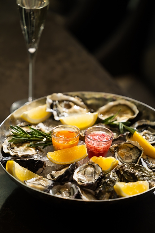 โรงแรมชาเทรียม แกรนด์ กรุงเทพฯ เฉลิมฉลองสุดยิ่งใหญ่ในงาน  “Chatrium Grand X Trip.best Oyster Month” 