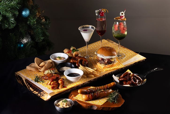 เฉลิมฉลองเทศกาลแห่งความสุขสุดประทับใจที่โรงแรม ฮอลิเดย์ อินน์ กรุงเทพฯ