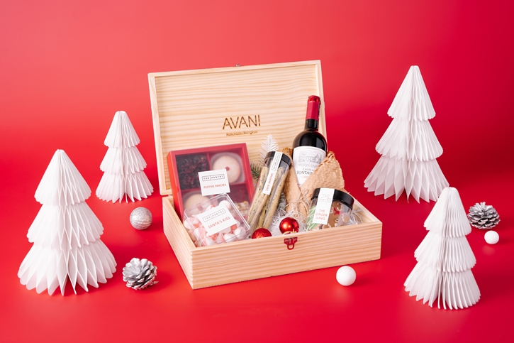 ฉลองเทศกาลแห่งความสุข กับของขวัญที่มากกว่าความอร่อย  “The Merry Hamper Collection” จากโรงแรมอวานี รัชดา กรุงเทพฯ  ของขวัญแห่งความอบอุ่น และรสชาติแห่งการเฉลิมฉลอง