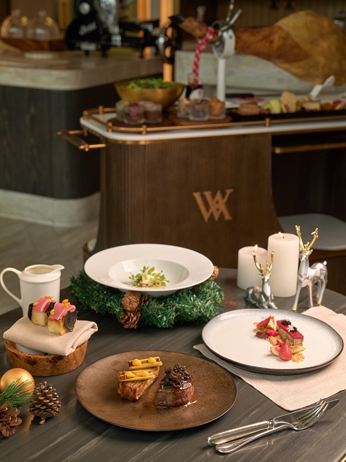 สัมผัสบรรยากาศแห่งการเฉลิมฉลองสุดหรู ณ โรงแรมวอลดอร์ฟ แอสโทเรีย กรุงเทพ