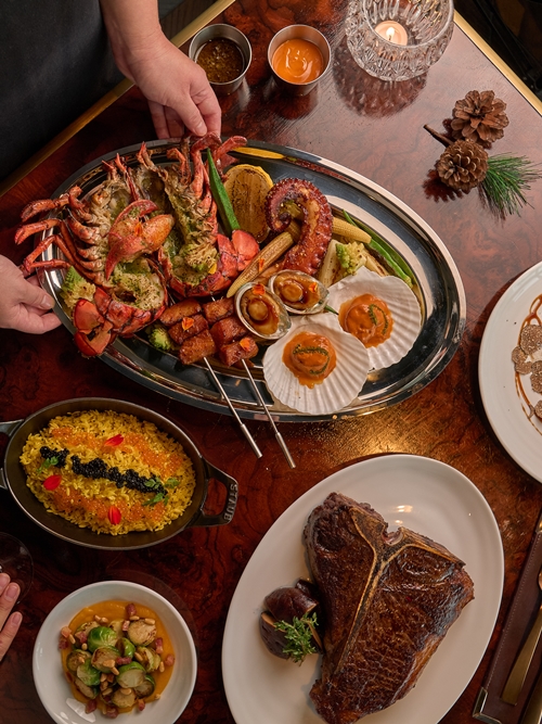 สัมผัสบรรยากาศแห่งการเฉลิมฉลองสุดหรู ณ โรงแรมวอลดอร์ฟ แอสโทเรีย กรุงเทพ