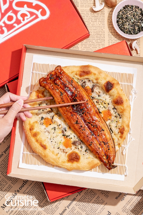 โฮมเมดพิซซาปลาไหลย่างซอสมิโซะครีมเห็ด (Homemade Unagi Miso Pizza)