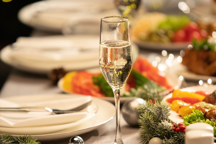 ก้าวสู่ความหรูหราในสไตล์ฮอลลีวูด พร้อมต้อนรับเทศกาลแห่งความสุข ที่ คอร์ทยาร์ด แมริออท ภูเก็ต ทาวน์