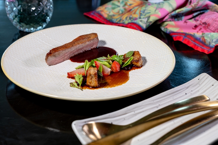 Smoke & Memories: บทสนทนาแห่งรสชาติอาหาร ระหว่าง จรัส หัวหิน และฤดูกาล ในค่ำคืนแห่งรสชาติอาหารไทยที่จุดประกายของความเข้มข้นที่คุ้นเคย