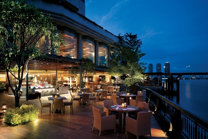 วันขอบคุณพระเจ้า Shangri-La Horizon Cruise