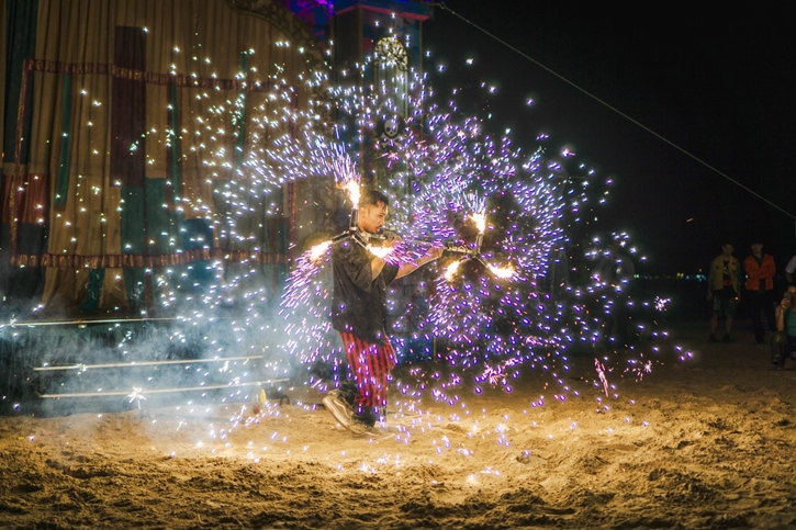 เทศกาลแห่งความสุขกลับมาอีกครั้ง เต็มอิ่มความสุขส่งท้ายปีด้วยหลากหลายกิจกรรมและดินเนอร์พิเศษ ณ ภูเก็ต แมริออท รีสอร์ท แอนด์ สปา, ในยาง บีช