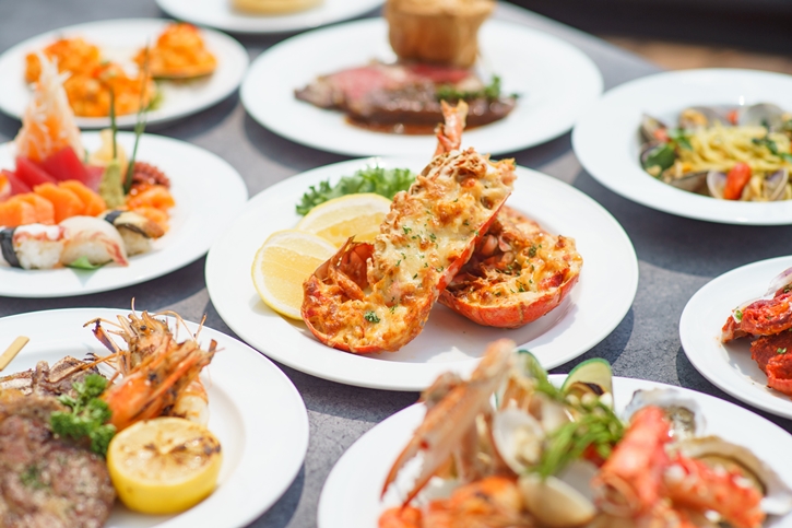 สัมผัสเวทมนตร์เหนือจินตนาการไปกับ โปรแกรมต้อนรับเทศกาลคริสต์มาสและปีใหม่สุดพิเศษ ของโรงแรมแชงกรี-ลา กรุงเทพฯ