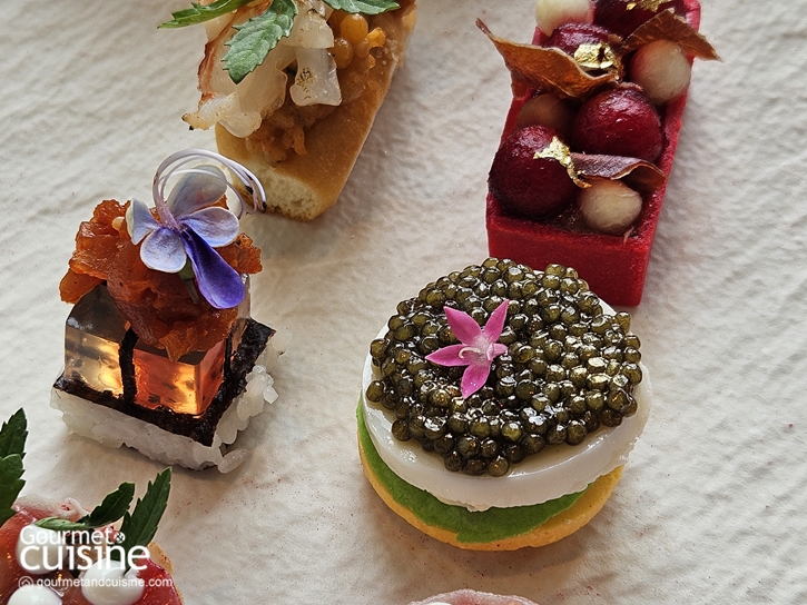 ชวนไปชิม Festive Afternoon Tea ใต้ต้นคริสต์มาสสีม่วง ที่ Waldorf Astoria Bangkok