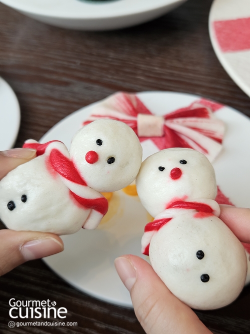 ชวนไปชิม Festive Afternoon Tea ใต้ต้นคริสต์มาสสีม่วง ที่ Waldorf Astoria Bangkok