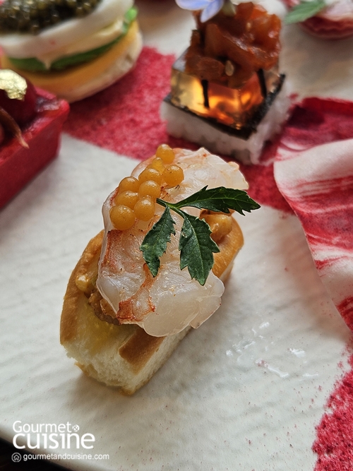 ชวนไปชิม Festive Afternoon Tea ใต้ต้นคริสต์มาสสีม่วง ที่ Waldorf Astoria Bangkok