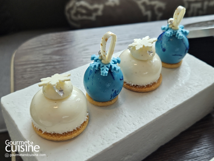 ชวนไปชิม Festive Afternoon Tea ใต้ต้นคริสต์มาสสีม่วง ที่ Waldorf Astoria Bangkok