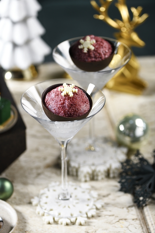 จิบชายามบ่ายฉลองเทศกาลแห่งความสุขที่โรงแรมสินธร เคมปินสกี้ กรุงเทพฯ