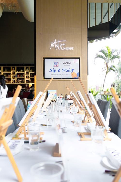 วางโทรศัพท์ แล้วมาจับพู่กัน ระบายสีสันช่วงเทศกาลแห่งความสุข ในบรรยากาศสุดผ่อนคลาย ที่ เมโทร เลานจ์