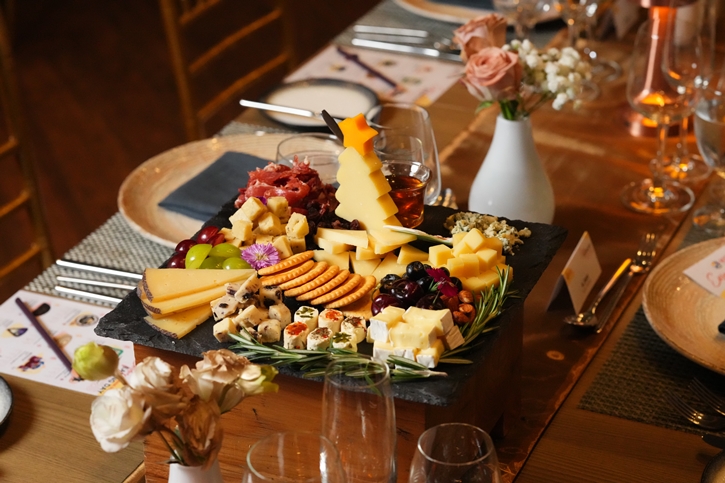 KCG เนรมิตค่ำคืนความสุข พร้อมรื่นรมย์กับมื้ออาหาร “Enjoy Eating Day 2025” ชิมชีส 8 สไตล์จากทั่วโลก ค้นหาชีสที่ใช่ บอกความเป็นตัวเราแบบ “Cheesonality” ร่วมกับเชฟดีกรีระดับโลก จาก KCG Ambassador Chefs