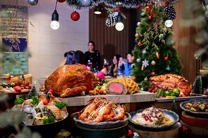 เทศกาลแห่งความอบอุ่นพร้อมก้าวสู่ปีใหม่ที่เปี่ยมความสุข ต้อนรับทุกช่วงเวลาพร้อมสิ่งใหม่ด้วยรอยยิ้ม