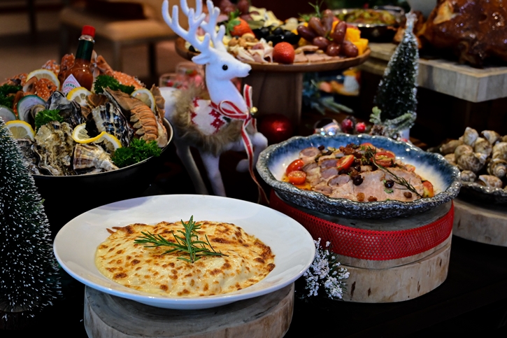 เทศกาลแห่งความอบอุ่นพร้อมก้าวสู่ปีใหม่ที่เปี่ยมความสุข ต้อนรับทุกช่วงเวลาพร้อมสิ่งใหม่ด้วยรอยยิ้ม