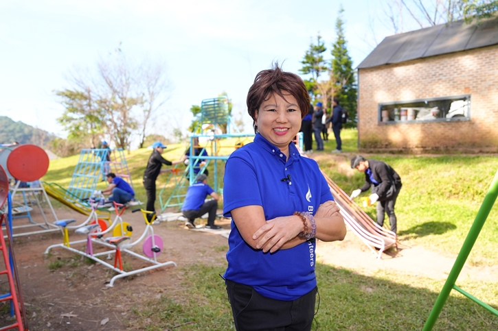 บางกอกแอร์เวย์ส ชวน ญาญ่า–อุรัสยา แบ่งปันความอบอุ่นสู่ชุมชน มอบผ้าห่มรักษ์โลกในกิจกรรม ‘Seasons of Giving 2025’