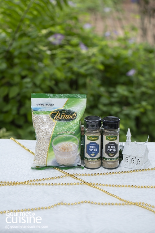 ซุปเซเลรีแอกและข้าวบาร์เลย์ (Celeriac and Barley Soup)