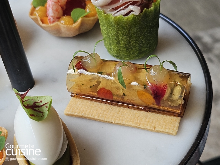 Four Seasons Hotel Bangkok เพิ่มความอบอุ่นหัวใจตลอดเทศกาลคริสต์มาสด้วย The Holiday Afternoon Tea