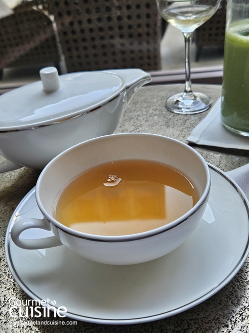 Four Seasons Hotel Bangkok เพิ่มความอบอุ่นหัวใจตลอดเทศกาลคริสต์มาสด้วย The Holiday Afternoon Tea