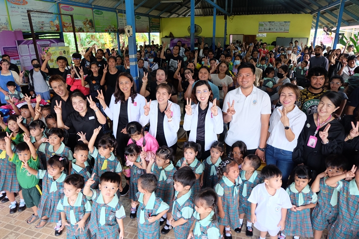 ออมสิน ช่วยตั้งหลักให้ผู้ปกครองชาวหาดใหญ่ สนับสนุนอุปกรณ์เครื่องใช้เด็กนักเรียน รวมมูลค่ากว่า 3 ลบ.