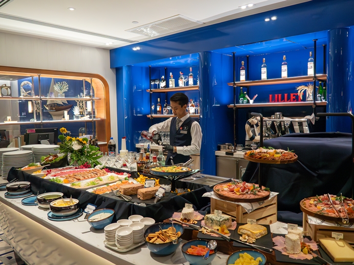 เฉลิมฉลองฤดูกาลแห่งความสุขริมแม่น้ำเจ้าพระยา ที่โรงแรมรอยัล ออคิด เชอราตัน ริเวอร์ไซด์ กรุงเทพฯ