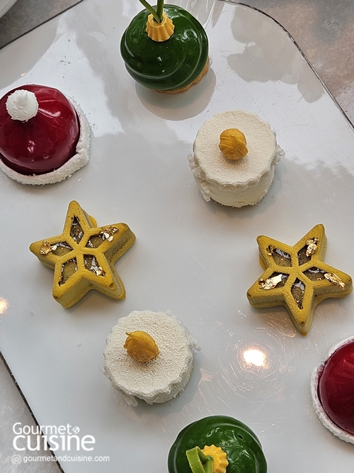 A Festive Afternoon Tea Affair ละเลียดขนมหวานแฮนด์คราฟธีมคริสต์มาส ที่ Park Hyatt Bangkok