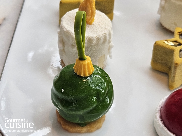 A Festive Afternoon Tea Affair ละเลียดขนมหวานแฮนด์คราฟธีมคริสต์มาส ที่ Park Hyatt Bangkok