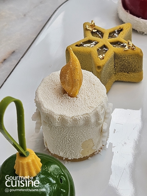 A Festive Afternoon Tea Affair ละเลียดขนมหวานแฮนด์คราฟธีมคริสต์มาส ที่ Park Hyatt Bangkok