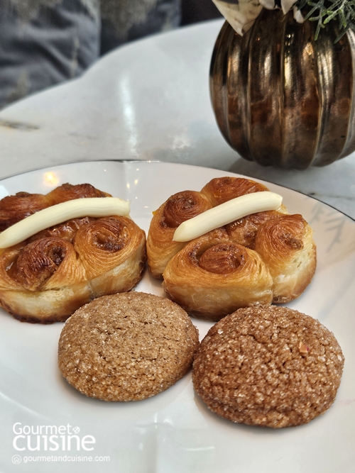 A Festive Afternoon Tea Affair ละเลียดขนมหวานแฮนด์คราฟธีมคริสต์มาส ที่ Park Hyatt Bangkok