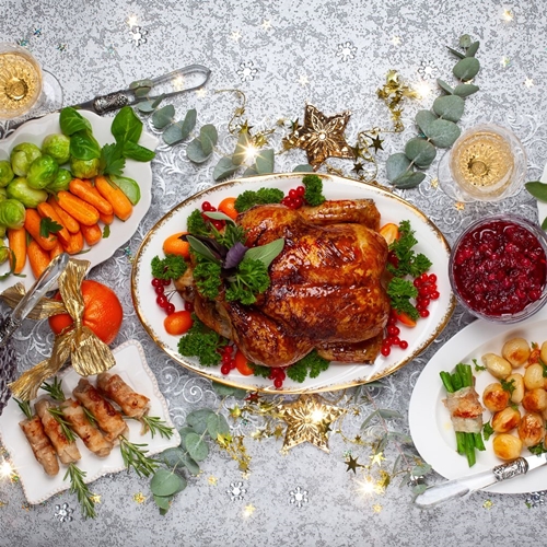 เฉลิมฉลองเทศกาลแห่งความสุข กับประสบการณ์อาหารสุดพิเศษส่งท้ายปี ห้องอาหารช้อนส้อม โรงแรมคอร์ทยาร์ด บาย แมริออท กรุงเทพฯ สุวรรณภูมิ แอร์พอร์ต