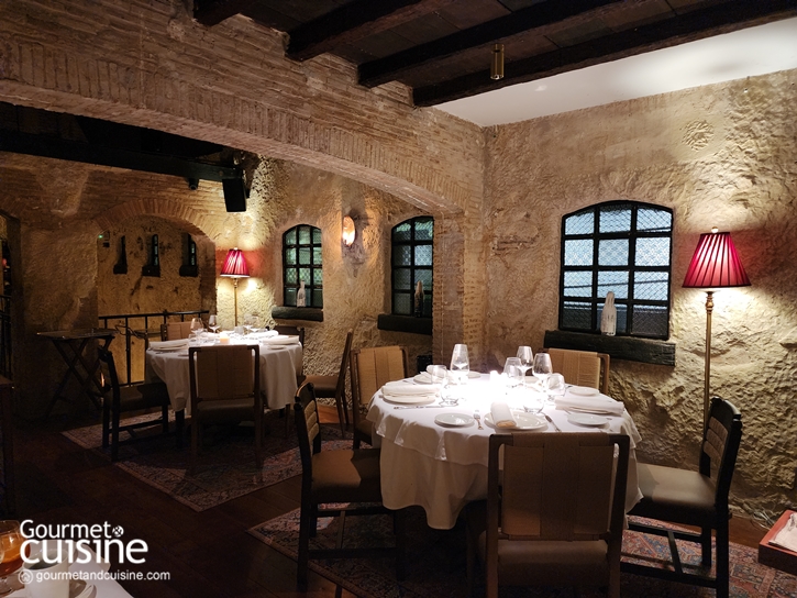 Quilombo สเต๊กเฮาส์สไตล์อาร์เจนตินาในปราสาทหินใจกลางทองหล่อ