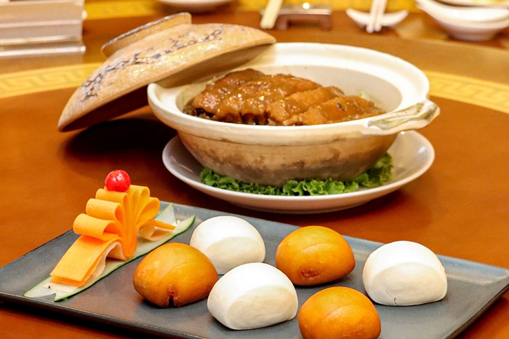 เชิญชิมเมนูเลื่องชื่อของจีน “เคาหยก” ที่ห้องอาหารจีนหยก โรงแรม ดิ เอมเมอรัลด์