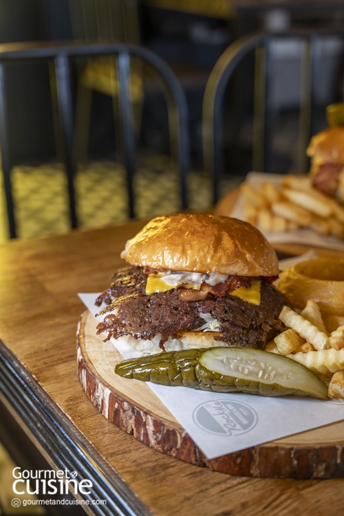 Rock Me Burger & Bar จุดรวมพลคนรักเบอร์เกอร์เชียงใหม่