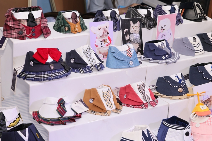 กูร์เมต์ มาร์เก็ต ชวน “กลัฟ - คณาวุฒิ” และเหล่าอินฟลูเอนเซอร์สี่ขาอวดความน่ารัก  ฉลองเปิดงาน “PETSHOOD” คอมมูนิตี้สุดชิคสำหรับคนรักสัตว์ ใจกลางสุขุมวิท