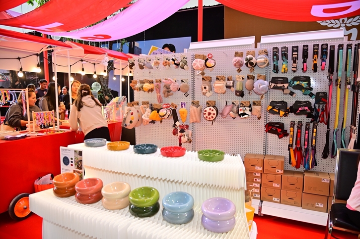 กูร์เมต์ มาร์เก็ต ชวน “กลัฟ - คณาวุฒิ” และเหล่าอินฟลูเอนเซอร์สี่ขาอวดความน่ารัก  ฉลองเปิดงาน “PETSHOOD” คอมมูนิตี้สุดชิคสำหรับคนรักสัตว์ ใจกลางสุขุมวิท