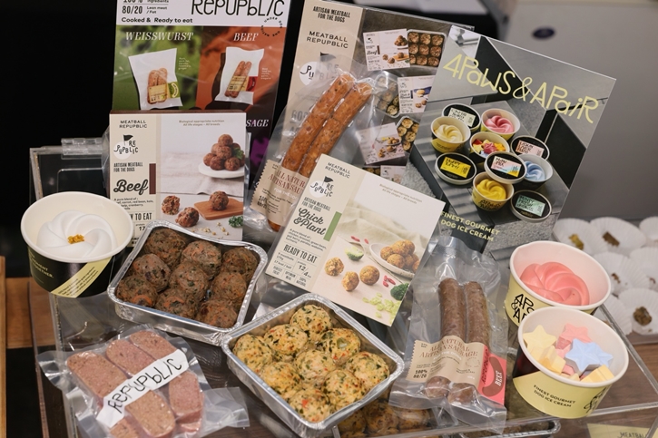 กูร์เมต์ มาร์เก็ต ชวน “กลัฟ - คณาวุฒิ” และเหล่าอินฟลูเอนเซอร์สี่ขาอวดความน่ารัก  ฉลองเปิดงาน “PETSHOOD” คอมมูนิตี้สุดชิคสำหรับคนรักสัตว์ ใจกลางสุขุมวิท