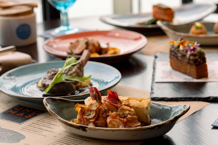 รวมแก๊งคุยเพลิน อร่อยฟินทุกคำในวันหยุดกับหลากหลายเมนูสไตล์สเปน  โรงแรมเซ็นทาราแกรนด์ฯ เซ็นทรัลเวิลด์