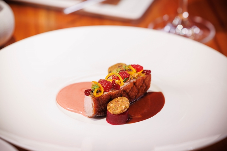 เติมเต็มช่วงเวลาอันแสนอบอุ่นในวันวาเลนไทน์ ที่ห้องอาหาร ไฟร์เพลส กริลล์ แอนด์ บาร์